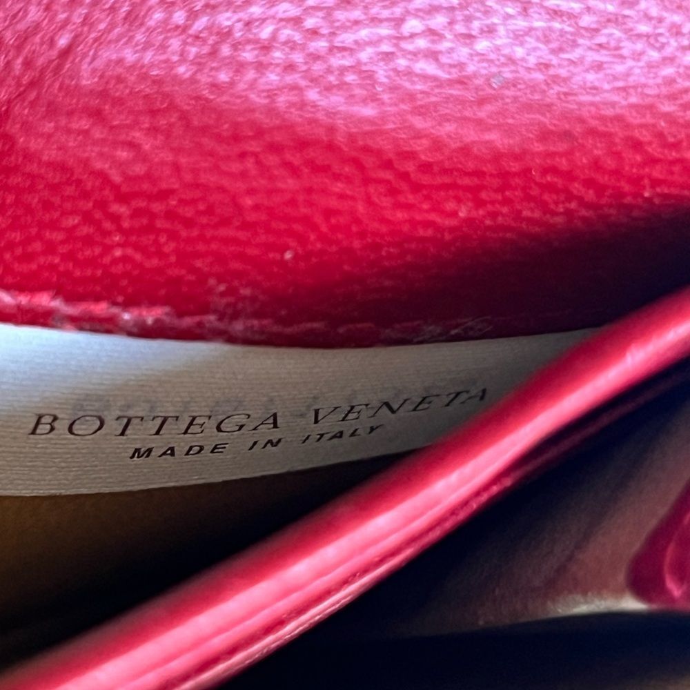 Bottega Veneta Red Woven Wallet - Picture 10 of 11